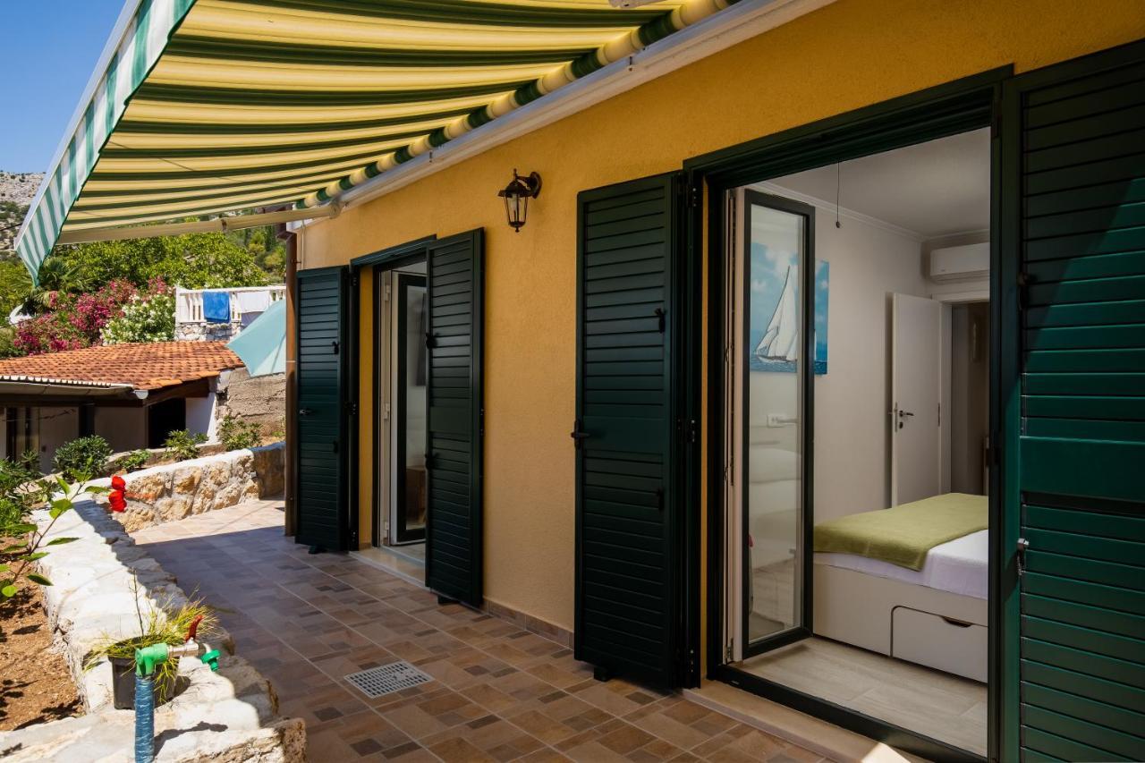 Pod Nespolom Apartment *
